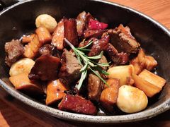 安格斯铁板蒜香牛肉粒-CRAZYONES西班牙海鲜饭(上海美罗城店)