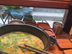 -银米·云南传统过桥米线(双廊黑金冠店)
