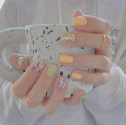 -悦指间美甲美睫