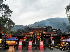 -峨眉山报国寺