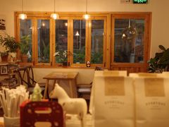 -In Cafe隐食研室