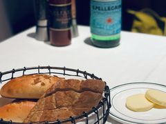 面包-Wolfgang’s Steakhouse 沃夫冈牛排馆(上海白玉兰广场店)