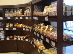 面包甜点陈列柜-红宝石·鲜奶小方·海派西点房(联洋店)