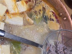 -洱火云南酸菜牛肉火锅(石景山当代商城店)