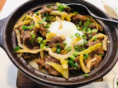 榨菜滑牛肉煲仔饭-本味轩精品茶餐厅(黄山路店)