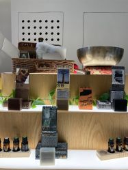 -愉己冥想·护发专门店