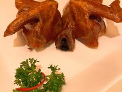 玻璃烧乳鸽-利苑酒家(合景国际金融广场店)