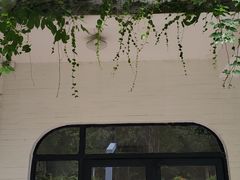 -彳亍咖啡·这里(水湾路店)