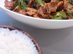 辣椒炒肉-俏湘厨•地道湘菜(建华南路店)
