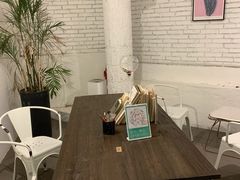 -有猫主题·治愈系猫咖(曾厝垵店)