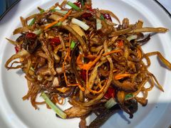 橄榄油炒菌菇-阿娜尔·新疆菜(宜家荟聚中心店)