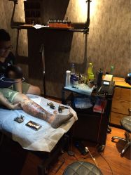 -鳌首刺青纹身 穿孔饰品店