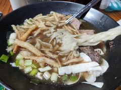 牛肉拉面撒子双拼-胡同彭家老铺 新疆拉面