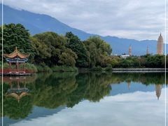 -三塔倒影公园