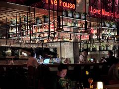 -FOUR PLAY BAR