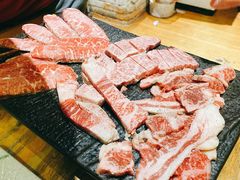 和牛奢侈牛大拼-萌牛肠烧烤店(虹梅路店)