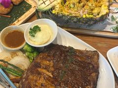 -Chom Cafe and Restaurant