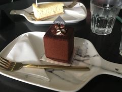 -UNI UNI(环亚凯瑟琳店)