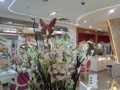 -巴黎三城(百联南方购物中心店)