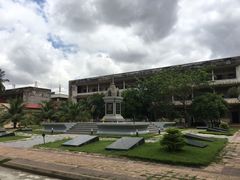 -吐斯廉屠杀博物馆