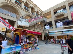 -王府井奥莱临潼小镇(临潼店)