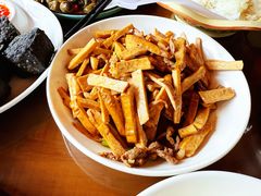 -芦茨金富饭庄·25年老字号·专做稻草鸡