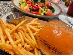 鹅肝牛肉汉堡-Cooking Man(中懋天地店)