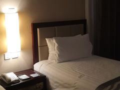 -燕山大酒店