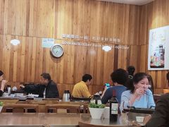 大堂-胡须佬鸡煲四季火锅店(石厦西村直营店)