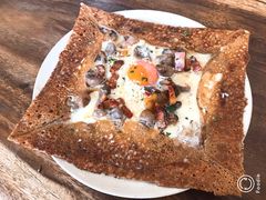 鸡蛋蘑菇熏肉荞麦可丽饼-RAC BAR(安福路店)