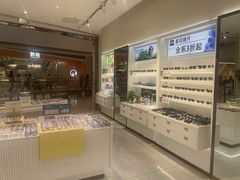 -J-Optical佳视明眼镜·蔡司视觉(青岛金茂览秀城店)