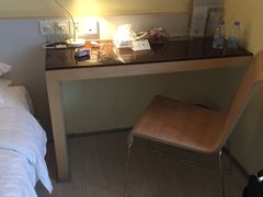 -卡罗酒店(东门晒布地铁站店)