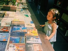 -钟书阁(松江泰晤士小镇店)