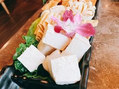 -三人行骨头王火锅(长寿店)