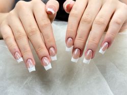 -芊屿芊浔美甲