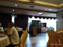 -御满江海鲜酒家(洛溪新城店)