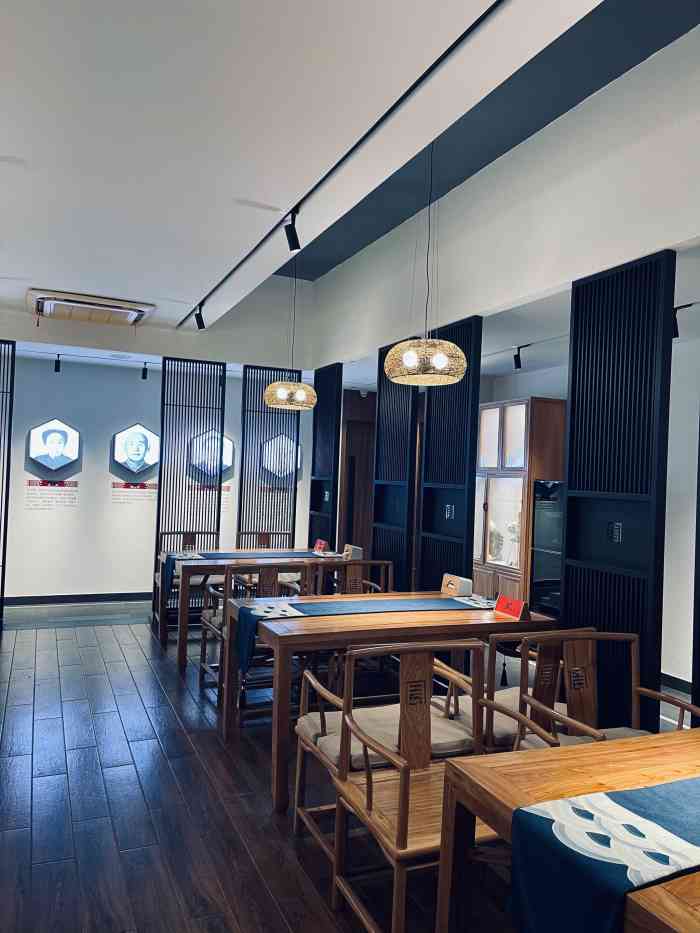 万事发鱼庄cctv采访鱼宴-"来松花湖旅游,朋友推荐了这家店,真的不错.