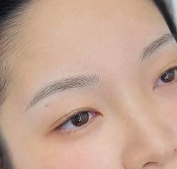 -林小西 · 专业半永久纹眉