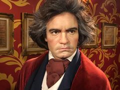 -曼谷杜莎夫人蜡像馆