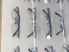 -世纪大明眼镜·蔡司战略授权店(汉街店)