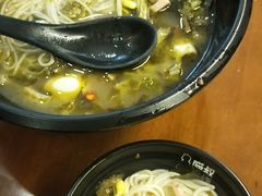老坛酸菜-渝和喵叔米线(南坪万达店)
