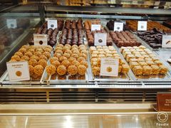 -VENCHI 闻绮(北京国贸商城店)