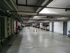 -大宁国际商业广场-地下停车库