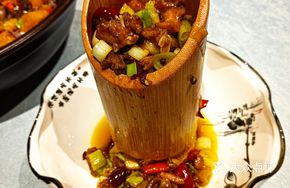 Bamboo Tube Fresh Chili Rabbit
