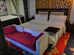 -喜鹊愉家酒店(郑州曼哈顿博览中心地铁站店)