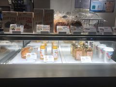 面包甜点陈列柜-喜茶(东莞汇一城店)