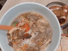 老鸡野生菌肥牛米线-云味馆·云南菜·云南米线(景田店)