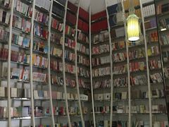 -钟书阁(松江泰晤士小镇店)