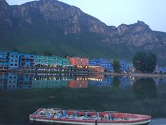 -百里峡七彩艺术小镇