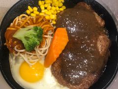 -汤姆家的牛排意面披萨(新城市广场店)